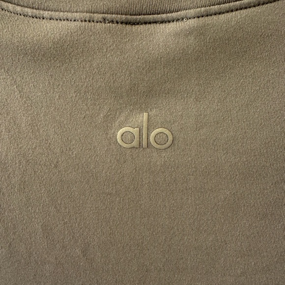 Alo Yoga Alosoft Finesse Tee in Fog XS - Picture 4 of 4